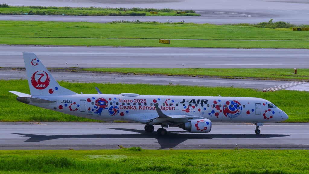 J-AIR エンブラエル190  JA252J