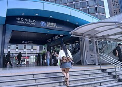 新橋駅から「ゆりかもめ」に・・・