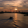 夕暮れの帰港