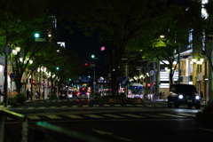 大通りの真ん中から