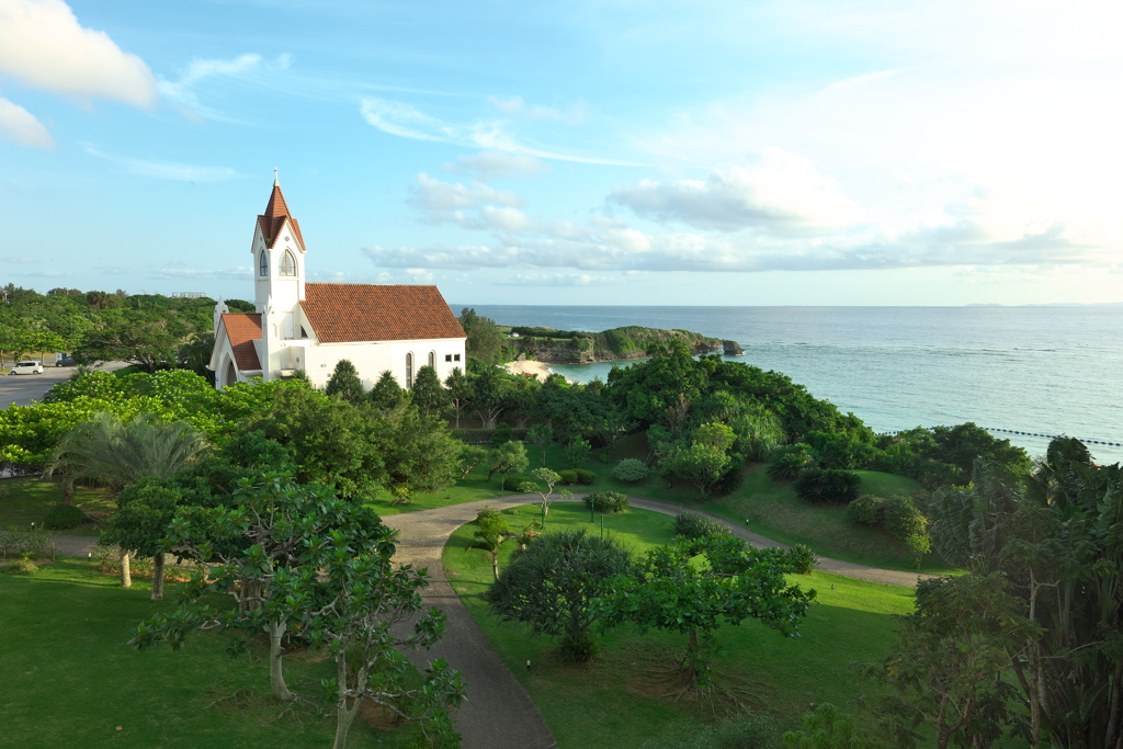 海を眺める教会