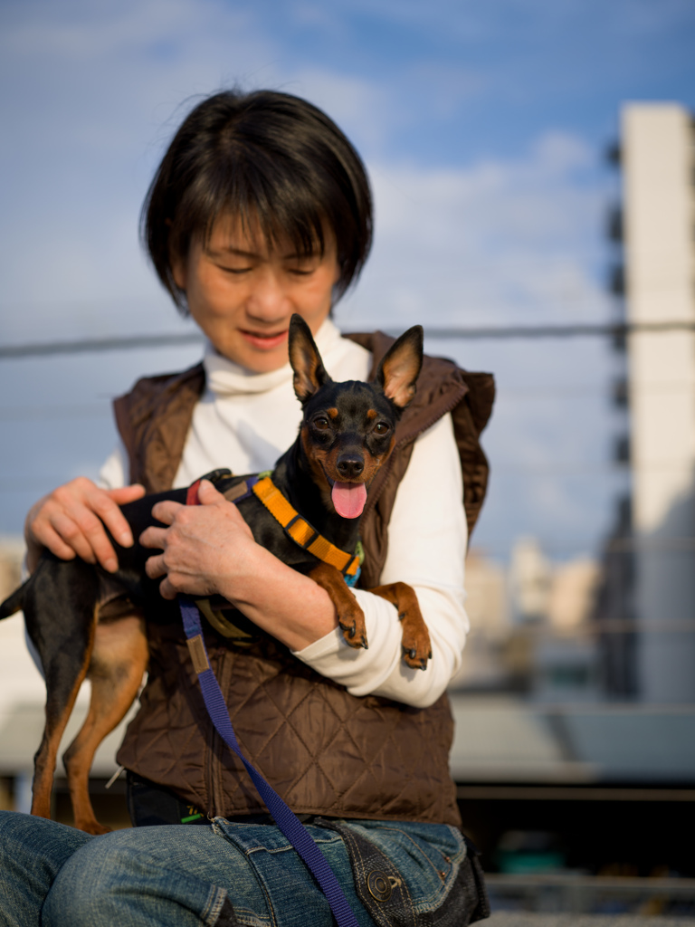 おどける犬