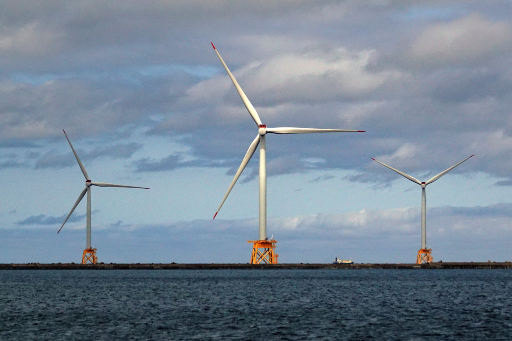 北海道石狩湾　洋上風力発電