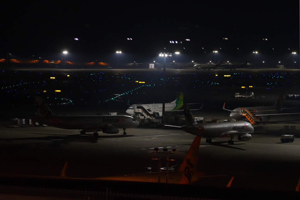 深夜の駐機場