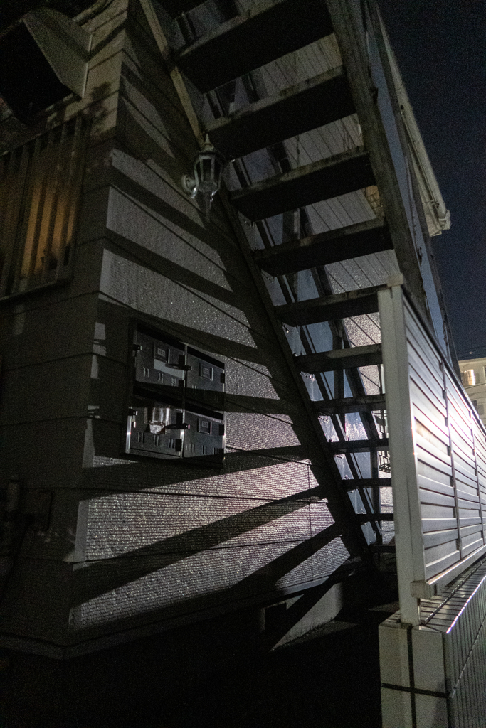 アパートの階段