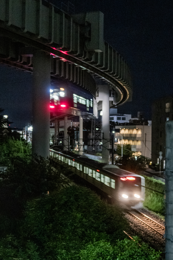 すれ違う