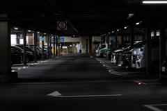 駐車場にて