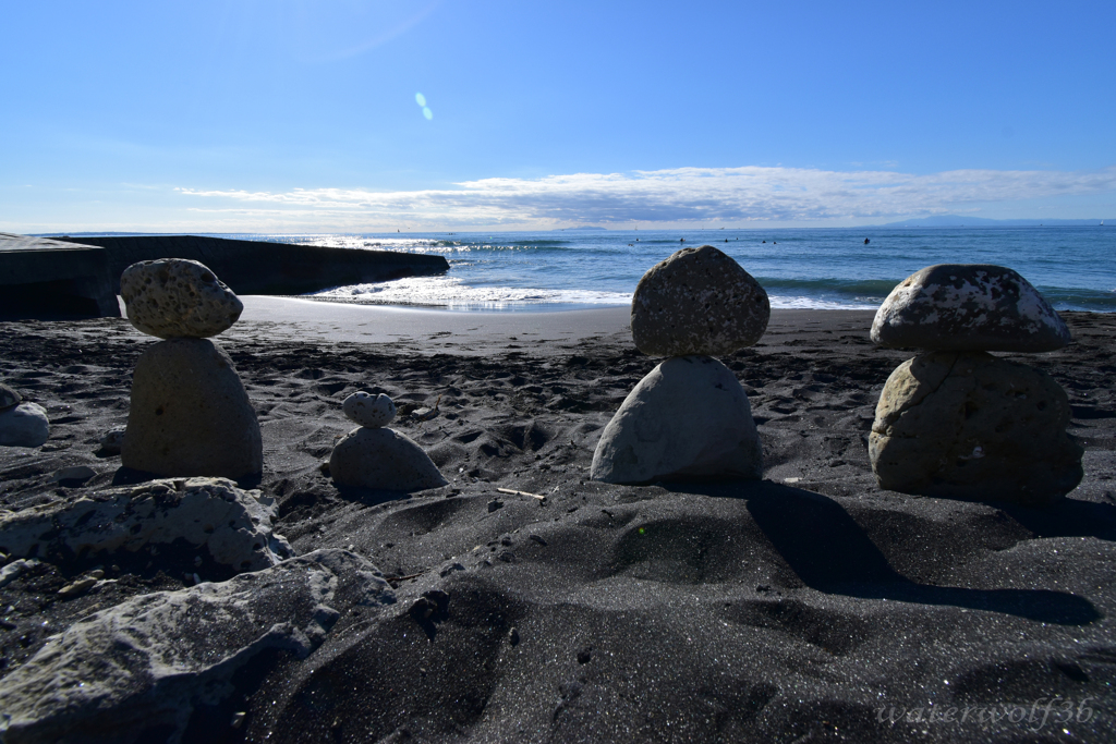 海を見ていた石たち