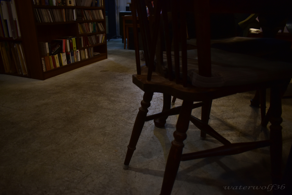 レトロカフェの床