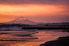 鵠沼海岸から見える赤富士