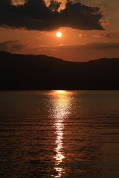 琵琶湖の夕景