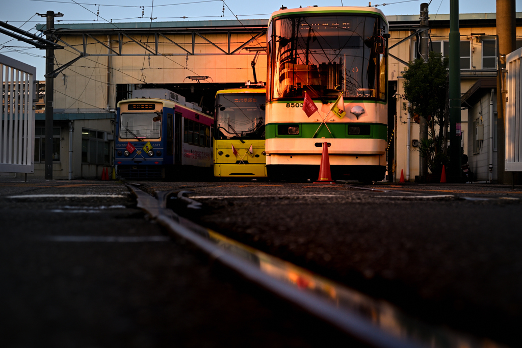 147　夕陽に染まる路面電車