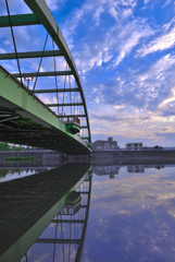 朝焼けと故郷の橋