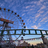 観覧車と夏の雲