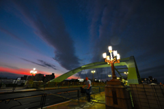 夕暮れの橋