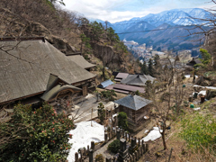 早春の立石寺
