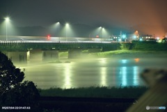 霧たつ川の流れ