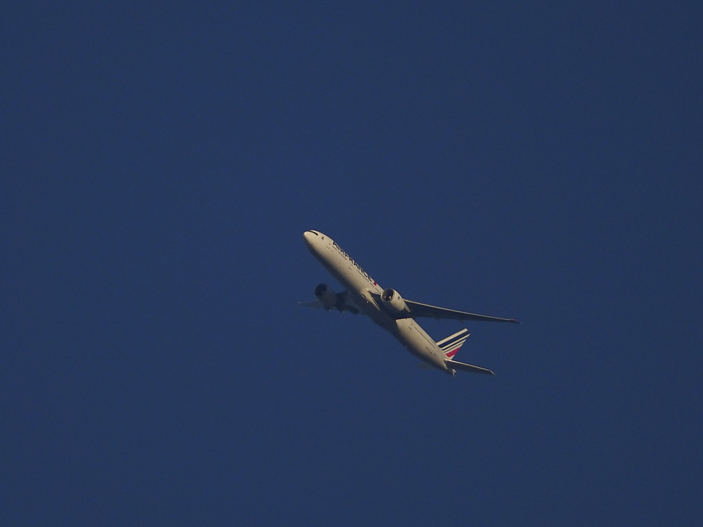 本日の我が家上空　AFR274便