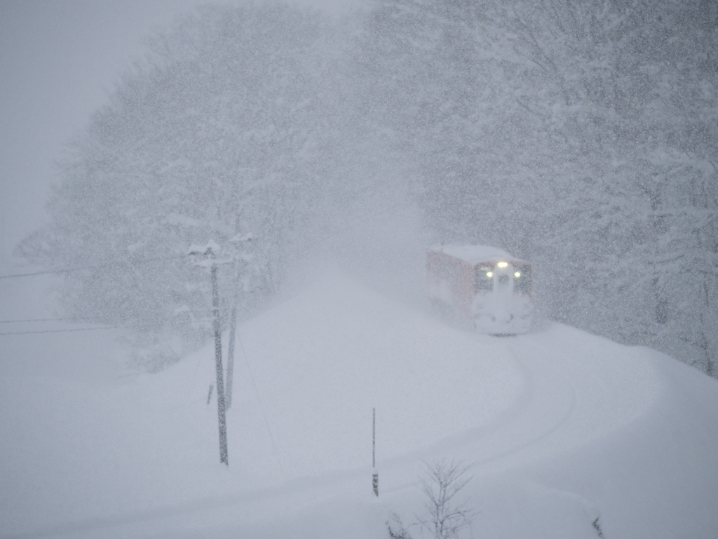 秋田内陸線　豪雪のS字カーブ