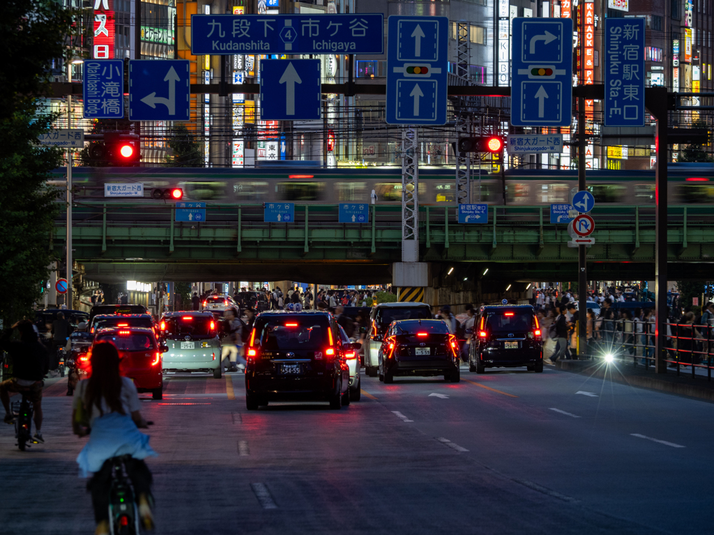 新宿　大ガード