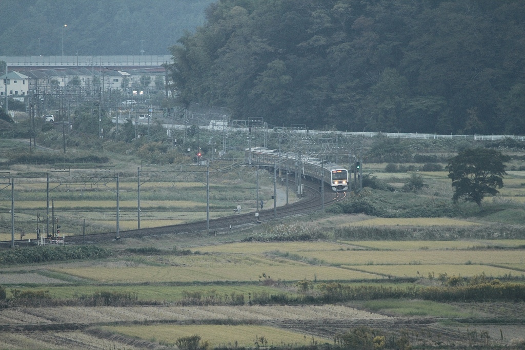 夕暮れの総武線各駅停車