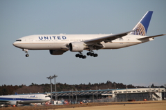 UNITED AIRLINES  Boeing777-224(ER)