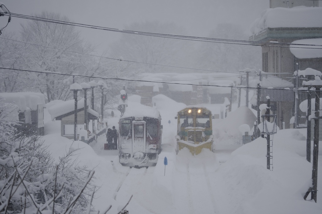 秋田内陸線　列車交換２