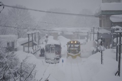 秋田内陸線　列車交換２