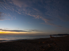 夕暮れ浜にて　晩秋