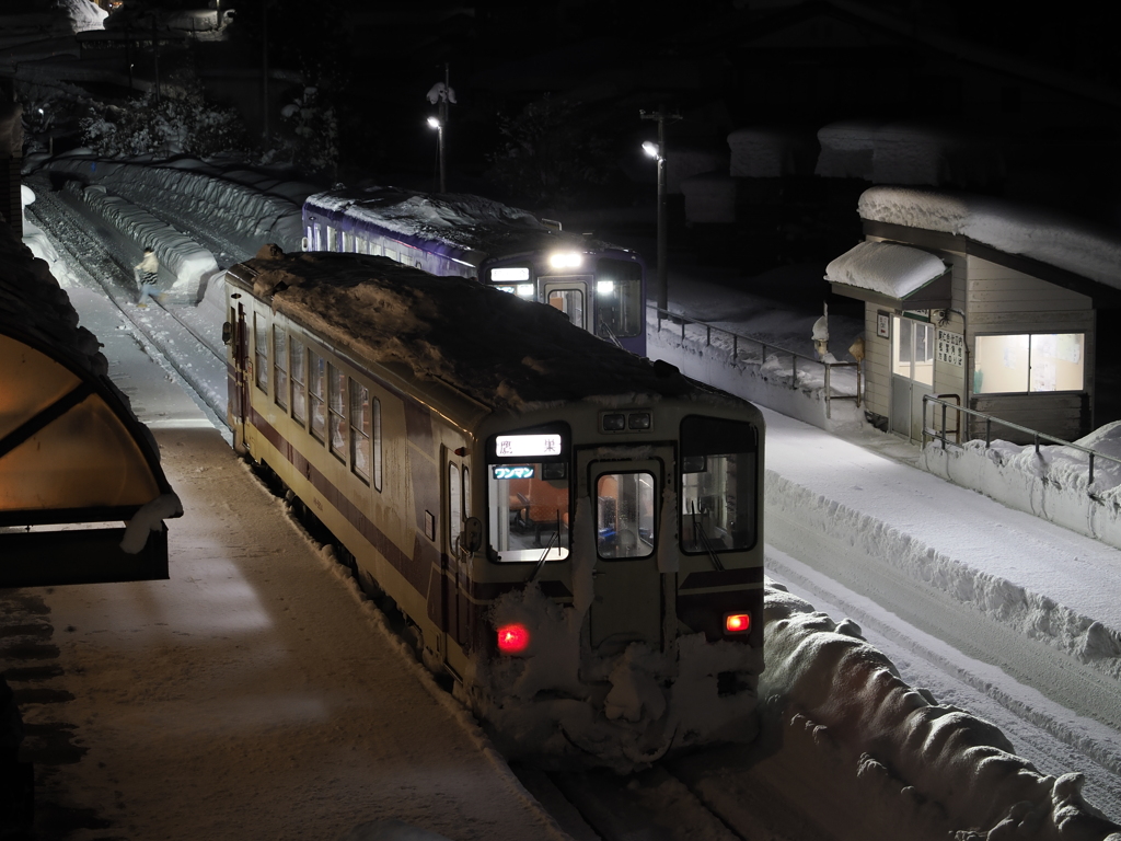 秋田内陸線　列車交換１