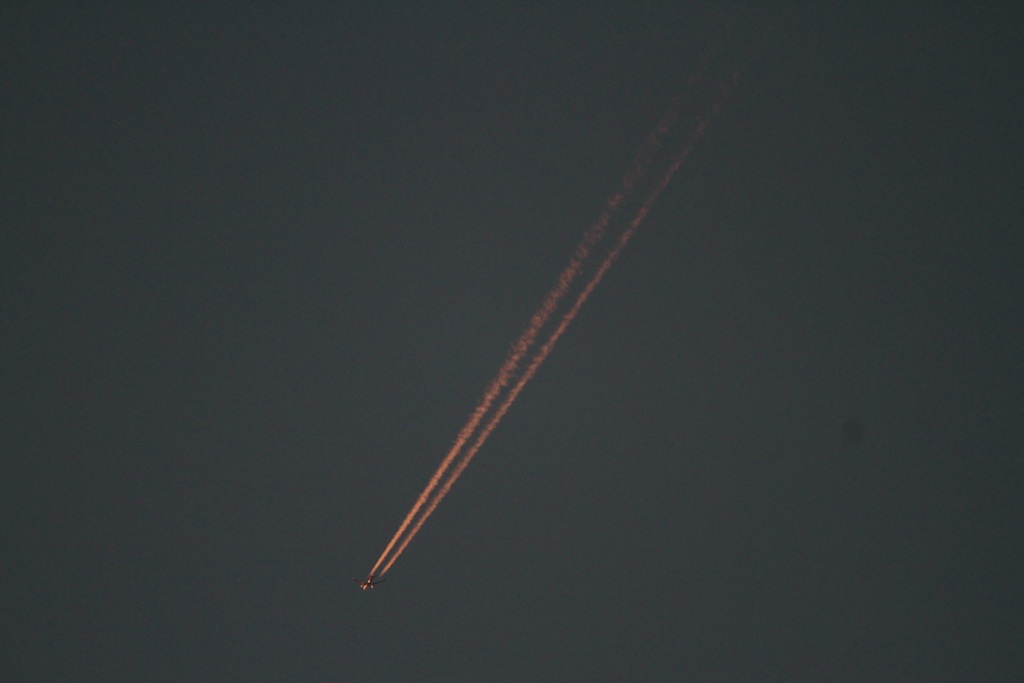 わが家上空　オレンジライン