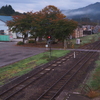 始発列車を待つ