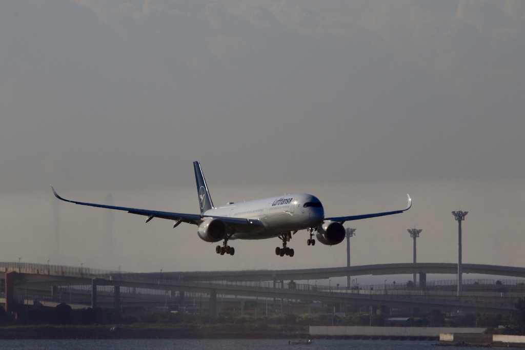 昨日の羽田空港　ルフトハンザA350-900