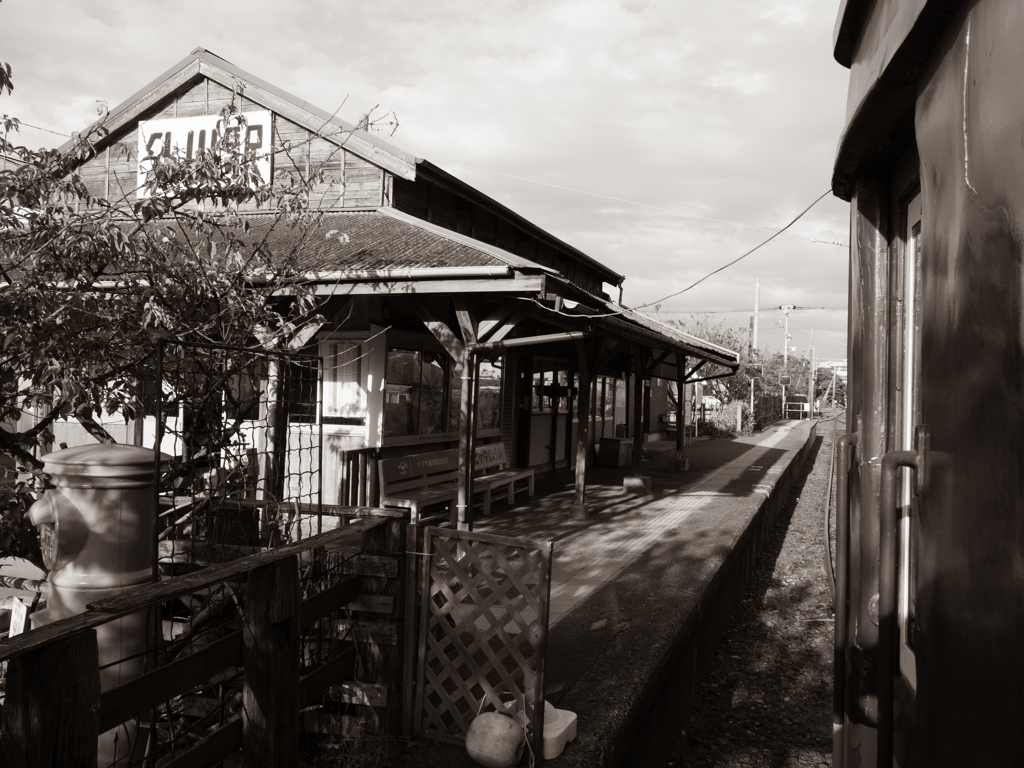 終着駅（モノクロ）