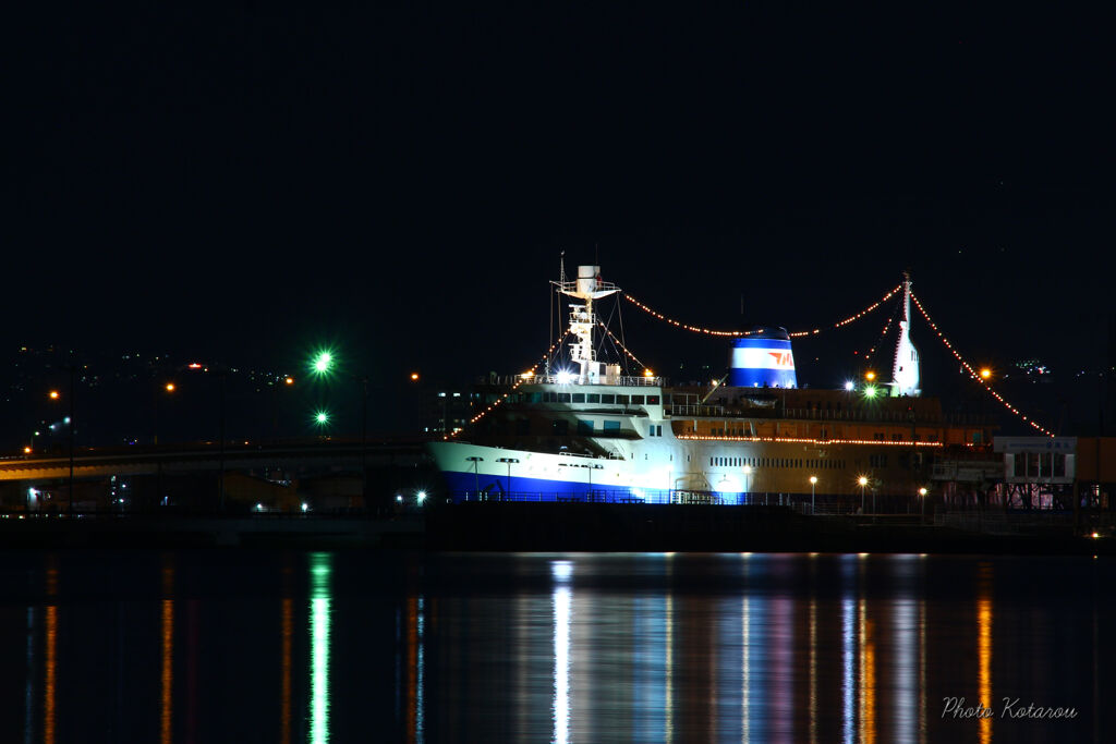 西波止場から摩周丸を見る夜景