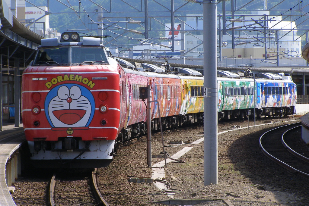 781系ドラえもん海底列車