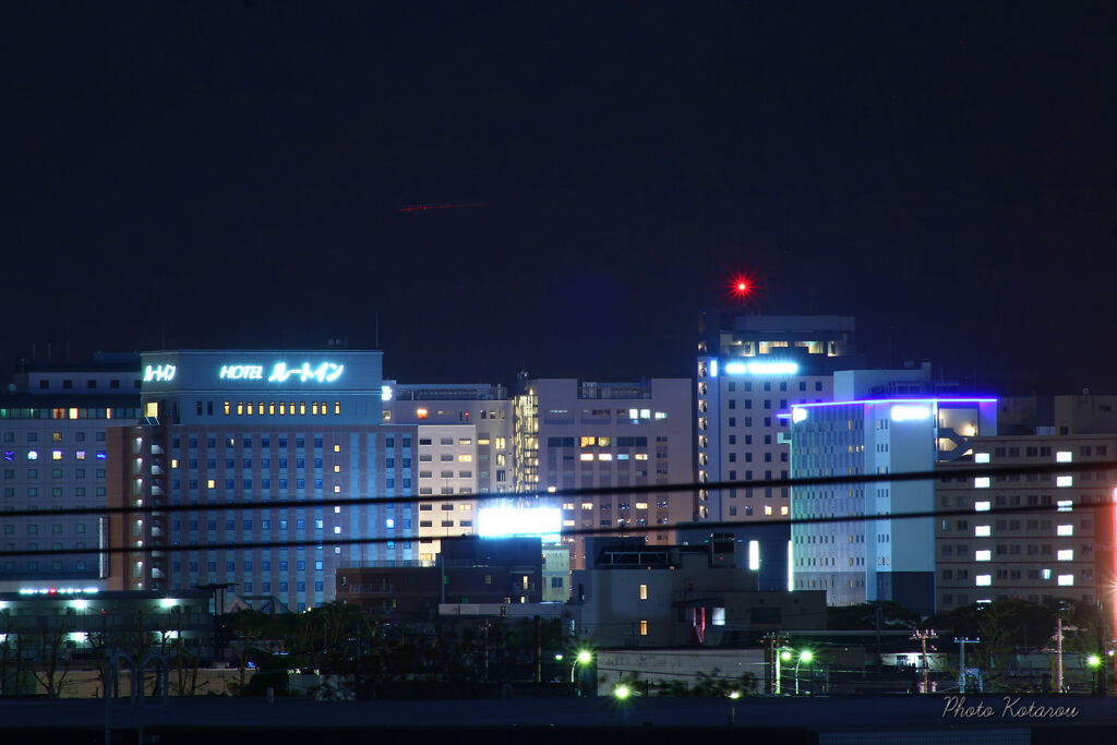 家の窓から見える夜景