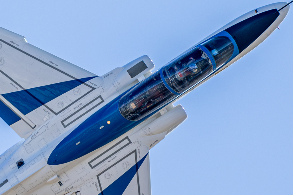 浜松航空祭2023　ブルーインパルス　背面飛行中