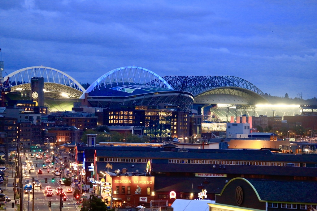 シアトル　パイクプレースからの夕景