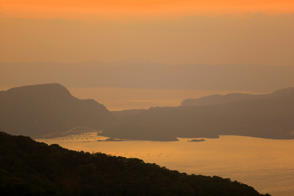 初秋の錦江湾夕暮れ