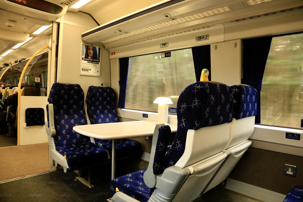 イングランド　鉄道車内