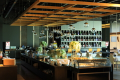 月のホテル　レストラン