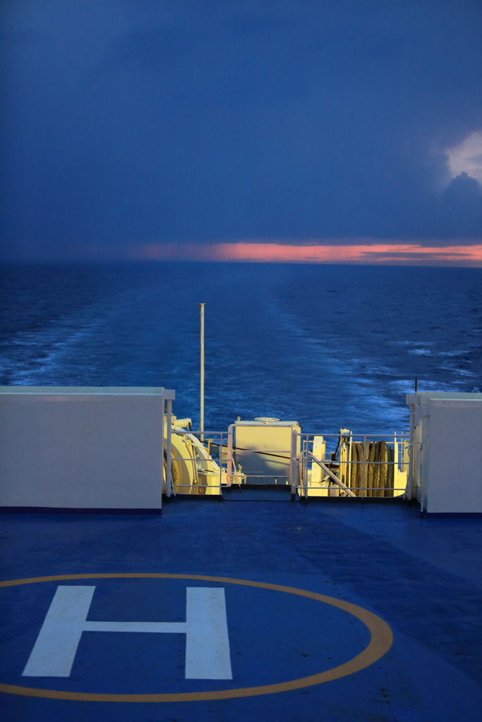 新日本海フェリーからの夕暮れ