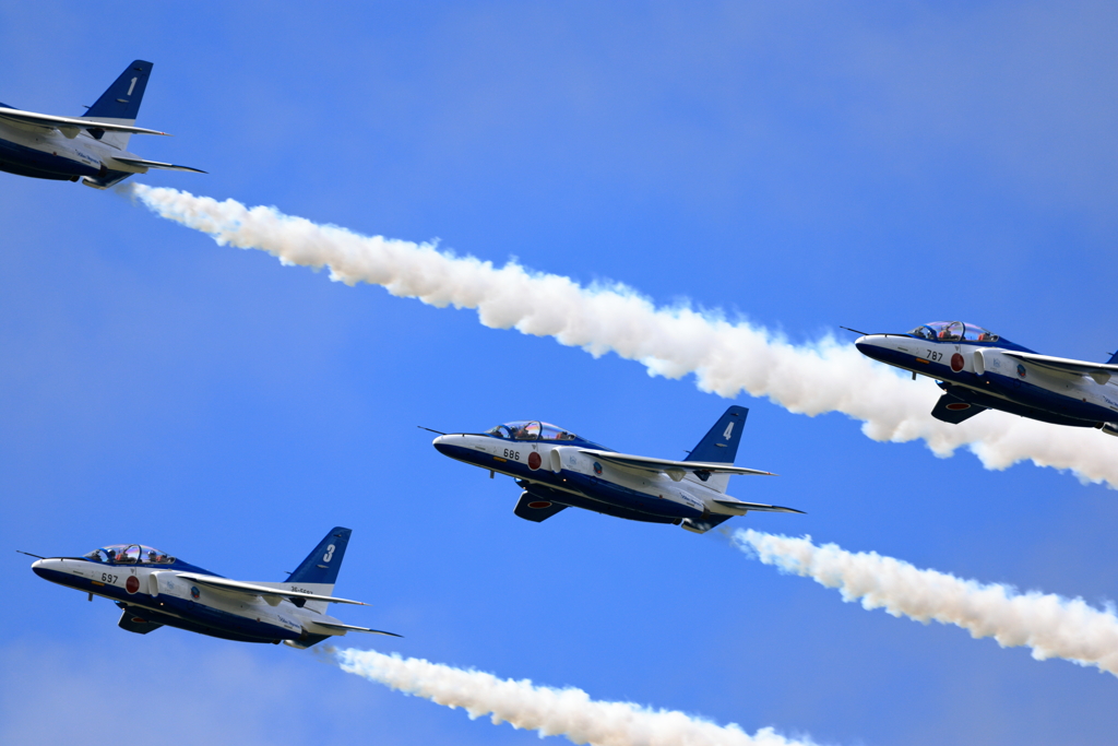 ブルーインパルス　編隊飛行（2023年三沢航空祭）