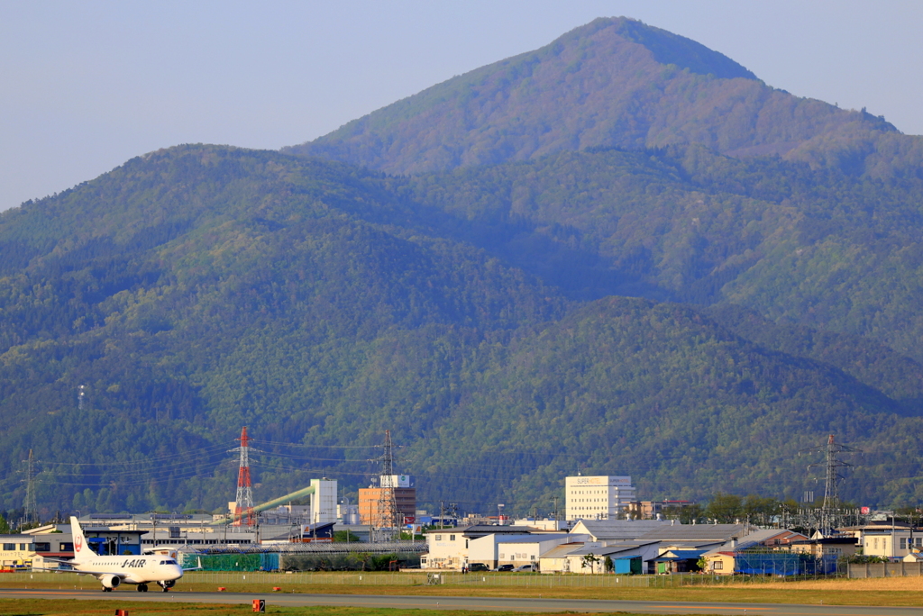 山形空港展望台より