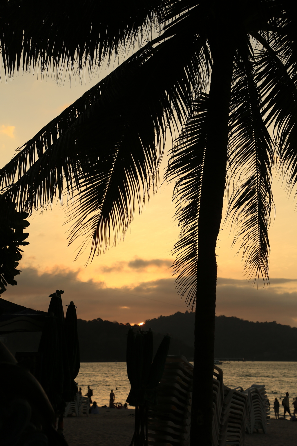 タイ　プーケットの夕暮れ