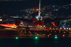 伊丹空港　千里川土手より