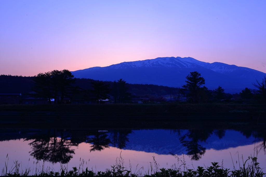 鳥海山　夜明け前