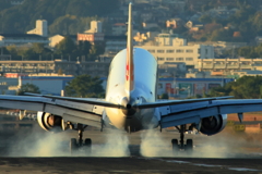 伊丹空港千里川側