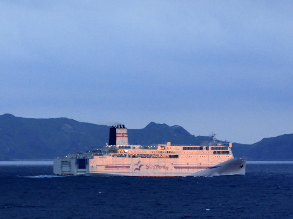 新日本海フェリー